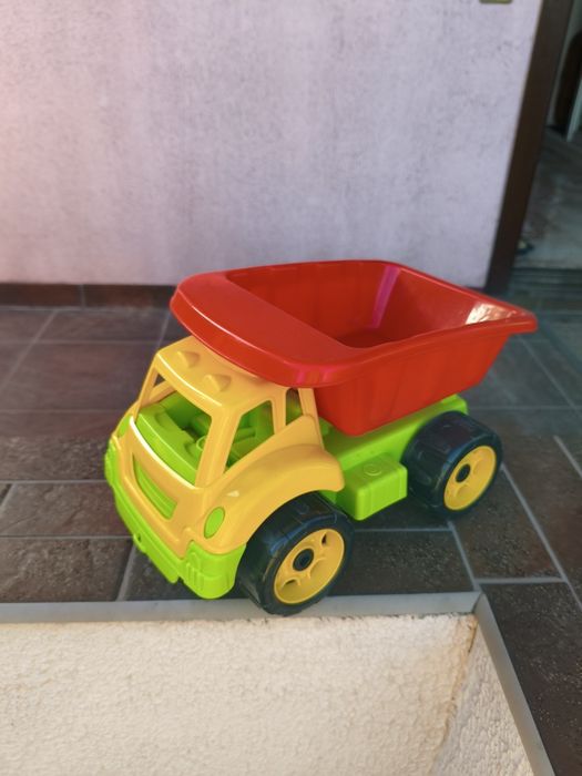 Продам дитячу велику машинку для дитини