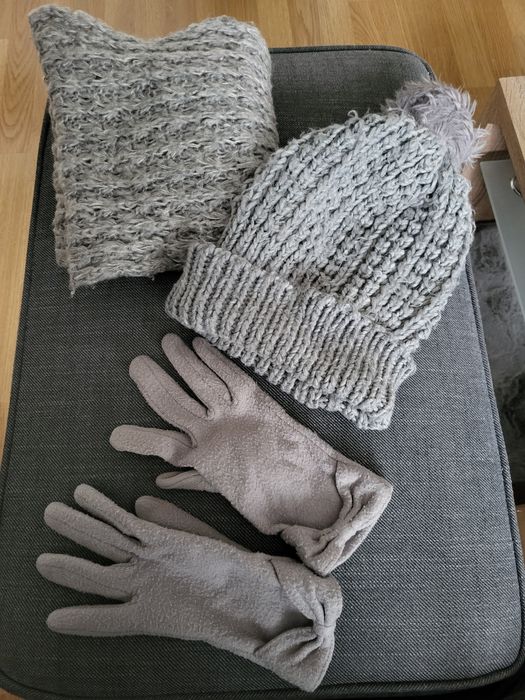 Sinsay zestaw czapka szalik plus rękawiczki gratis