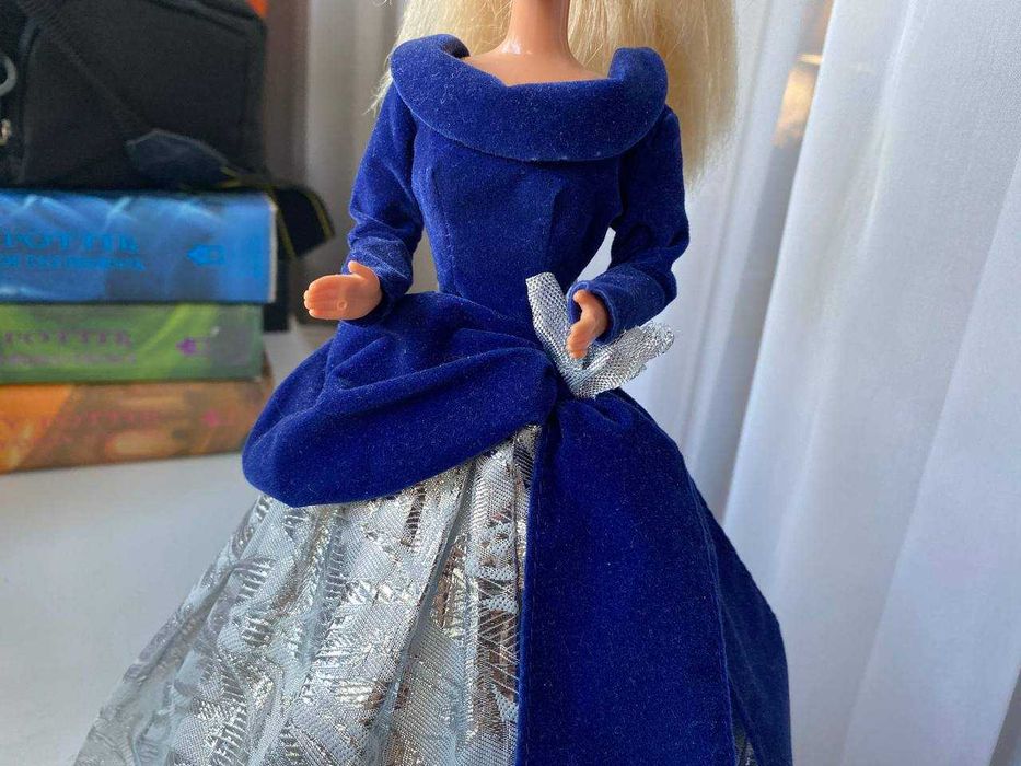 Платье от куклы Winter Velvet Barbie сукня одяг для ляльки барбі
