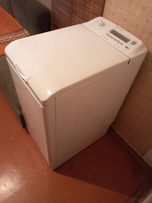 Пральна машина верт. загрузки  Electrolux