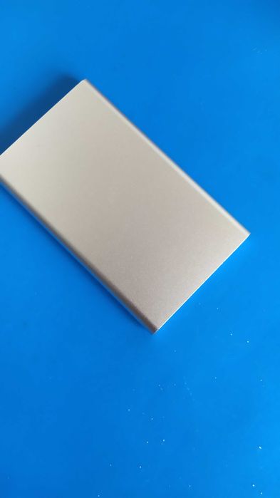 Powerbank 4000 mAh,dioda wskaźnik ładowania,nowy