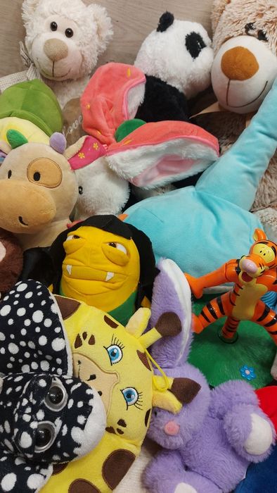 Maskotka PROMOCJA Kubuś Puchatek zestaw (70)4kg pluszak mix 23szt