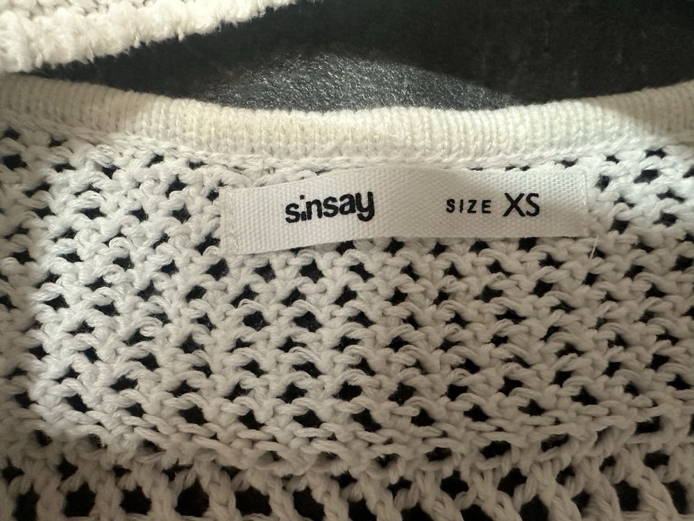 Ażurowy top xs Sinsay