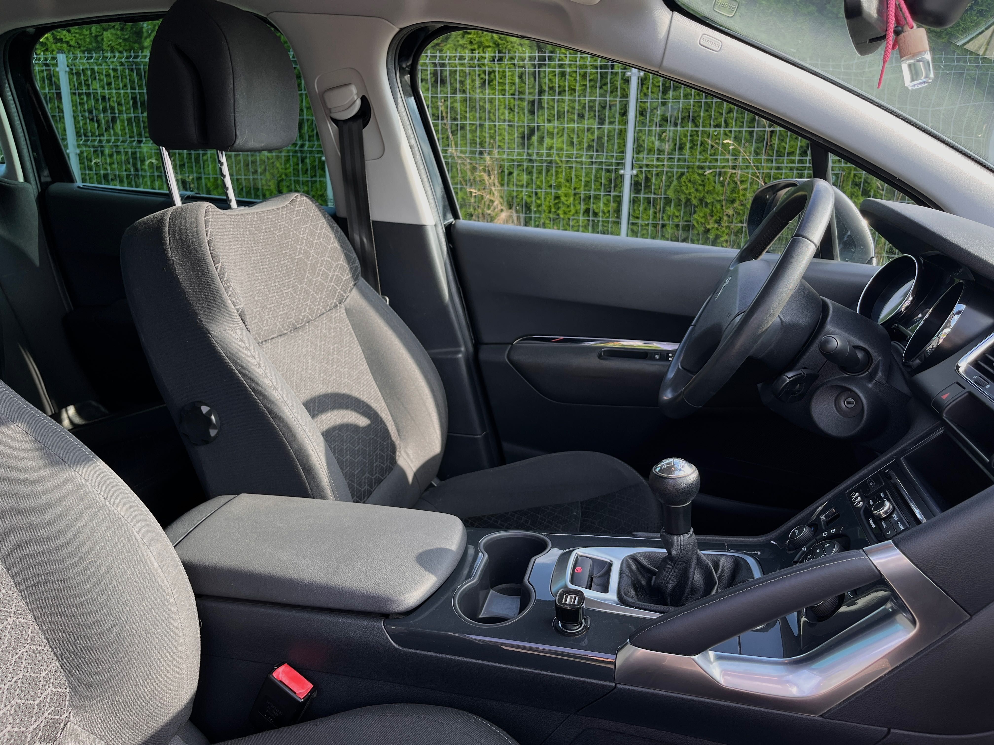 Peugeot 3008 ACTIVE 1.6 VTI 120KM Czarny metalik | Bogate wyposażenie