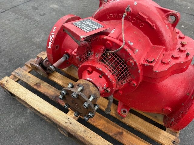 pompa do wody zdemontowana z silnika cummins 200 hp duża na wał