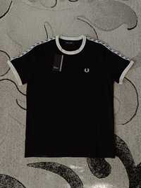 Футболка Fred Perry на лампасах