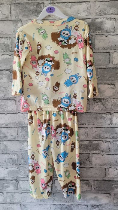 Komplet koszulka i spodnie ze stworkami Labubu