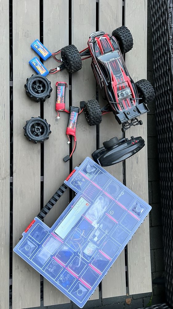 Traxxas E Revo VXL 4x4 Savox Lipo Wheele LED