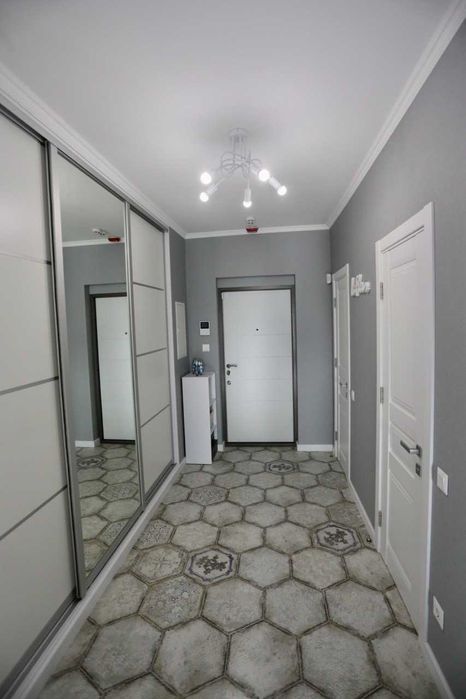 ГОЛОСІЇВСЬКИЙ р-н. СУЧАСНА 3кімнатна квартира 85м2. єОселя!