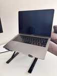 MacBook Pro 13" A1706