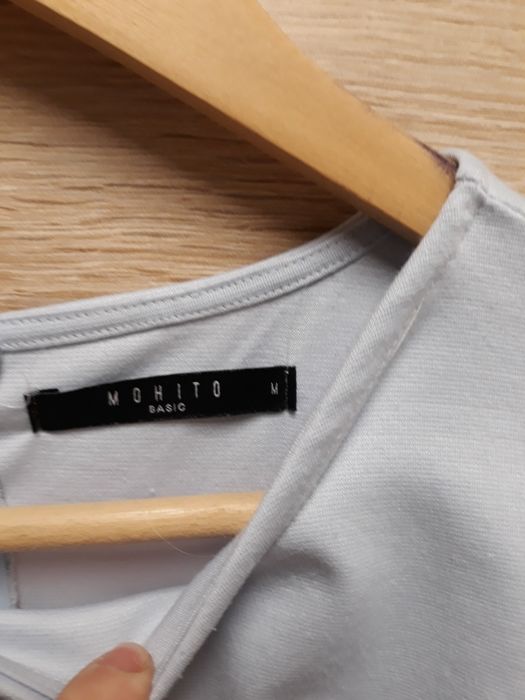 Błękitna sukienka MOHITO