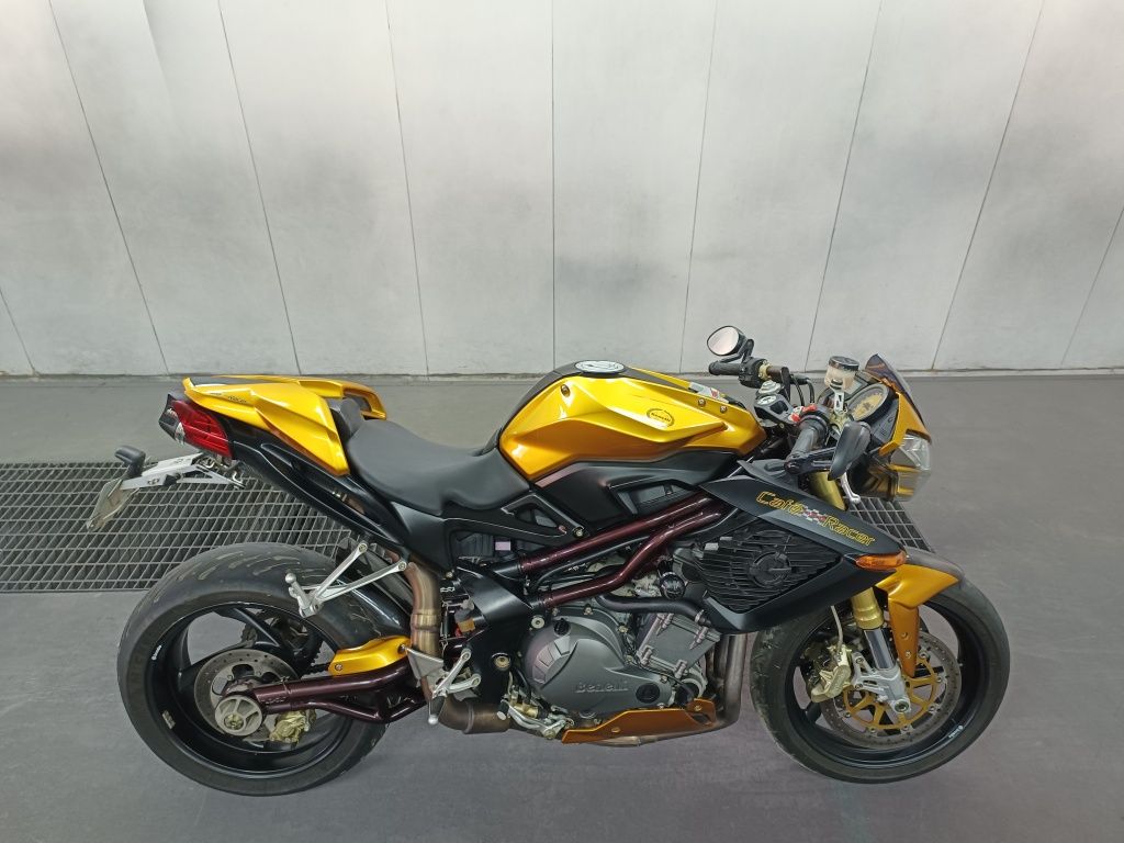 Benelli TNT café racer