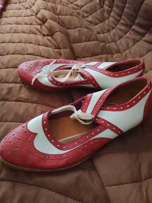 Sapatos artesanais retro