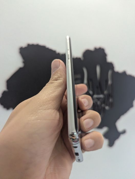 Samsung S10 8/128. White