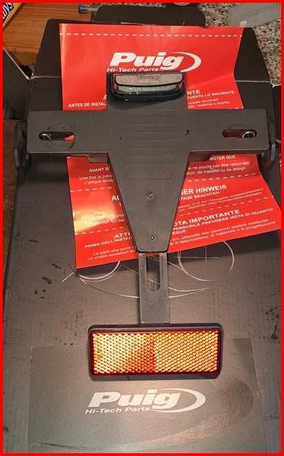 Suporte de Matricula desportivo CB125R /CB300R da Puig (novo)