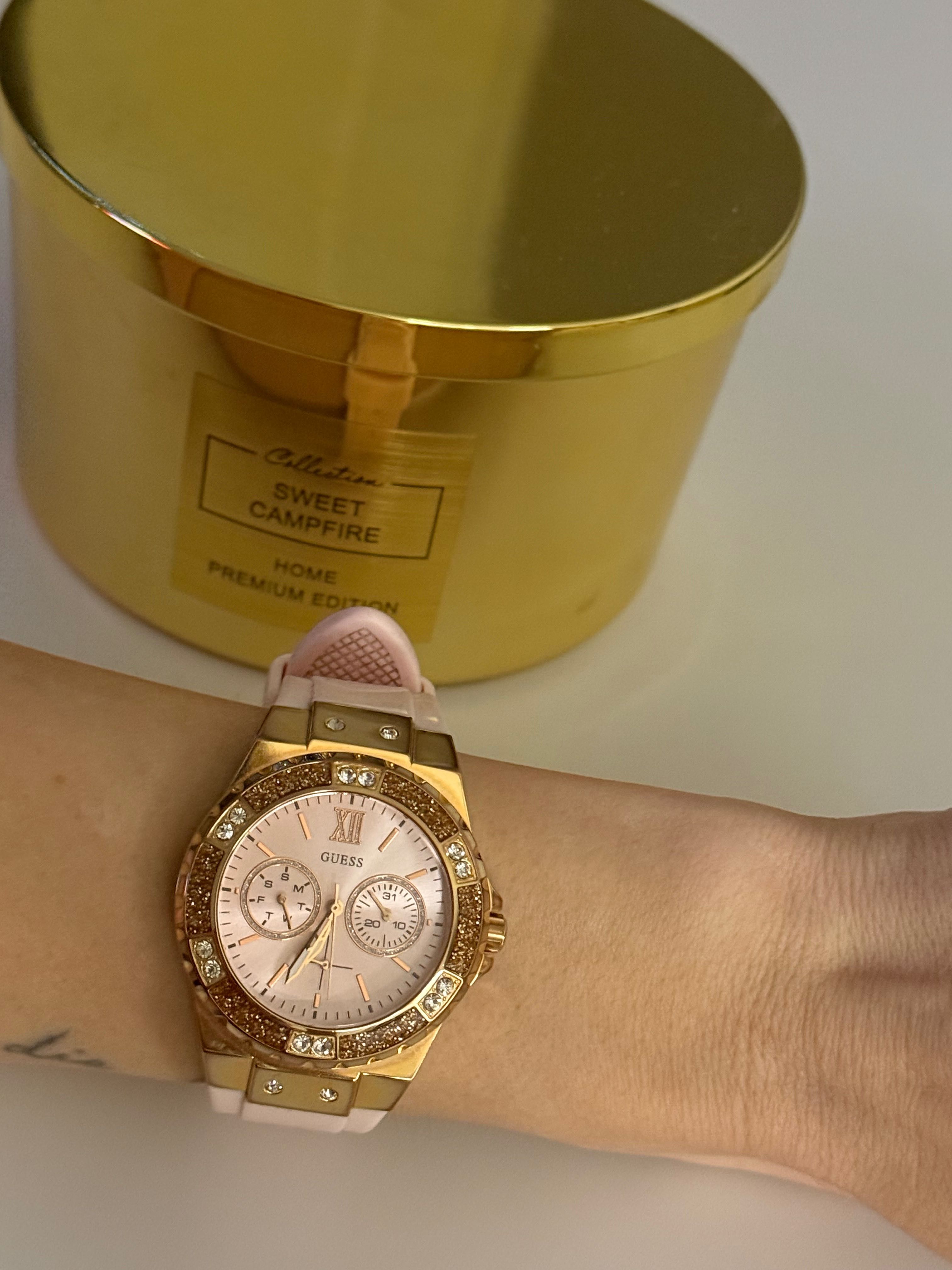 Годинник рожевий GUESS