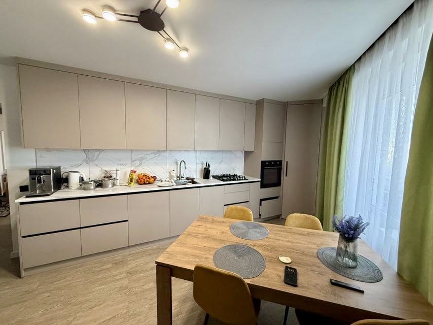 Здам 2-кімнатну квартиру в центрі