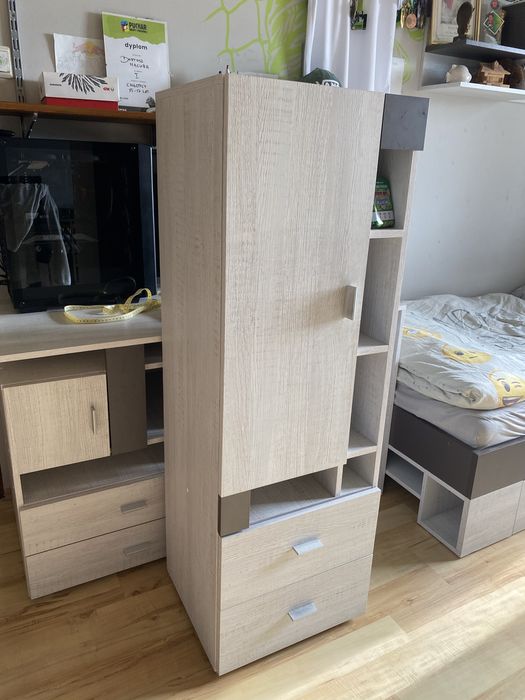 Mała komoda szafka na książki ubrania z szufladami agata meble ikea