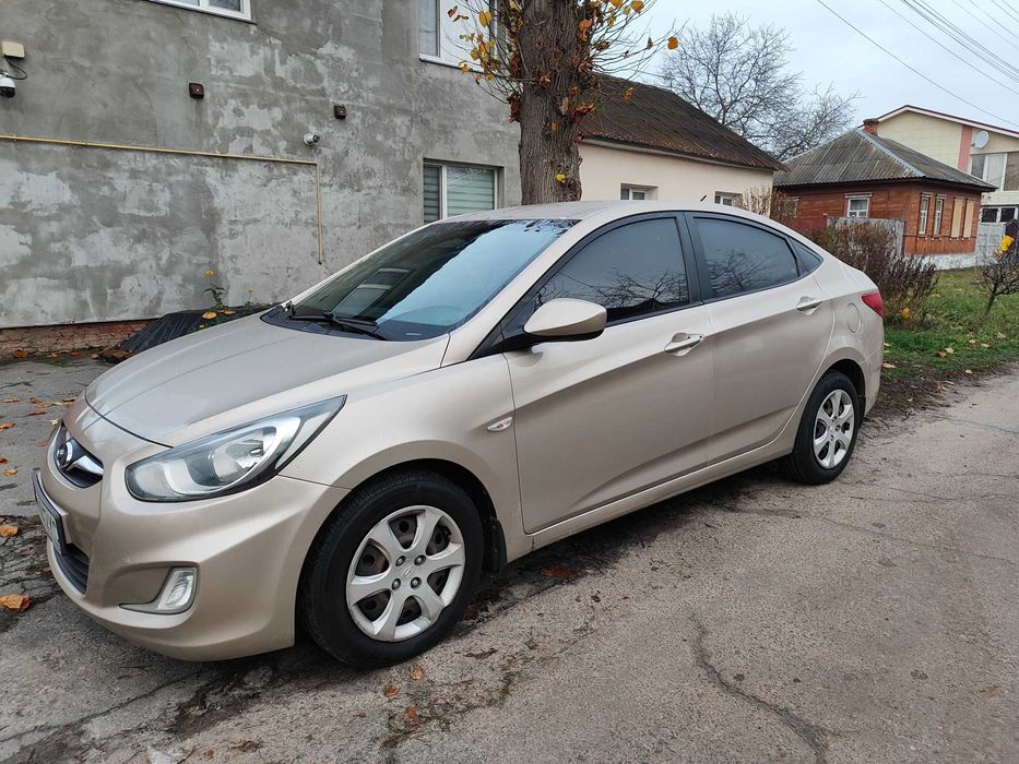 Hyundai Accent 2012 г. 1.4 газ/бенз. АКПП.Отличное состояние