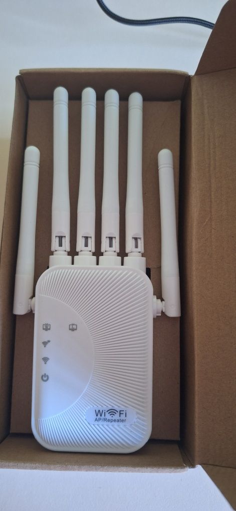 WiFi повторювач підсилювач для дому