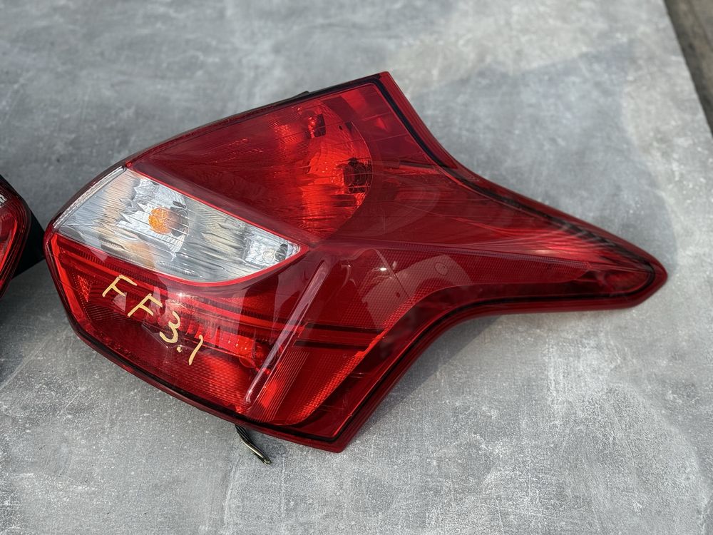 Стоп задній Форд Фокус 3 хетчбек фонарь ліхтар Ford Focus 3 розборка