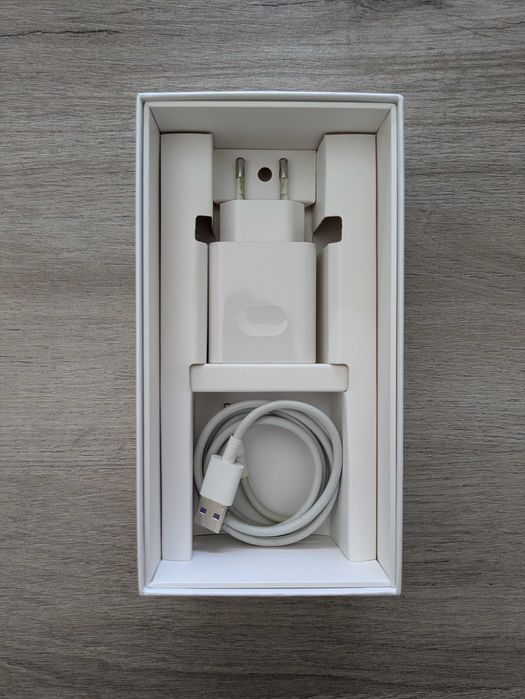 Huawei P30 (6gb RAM 128gb memória interna)