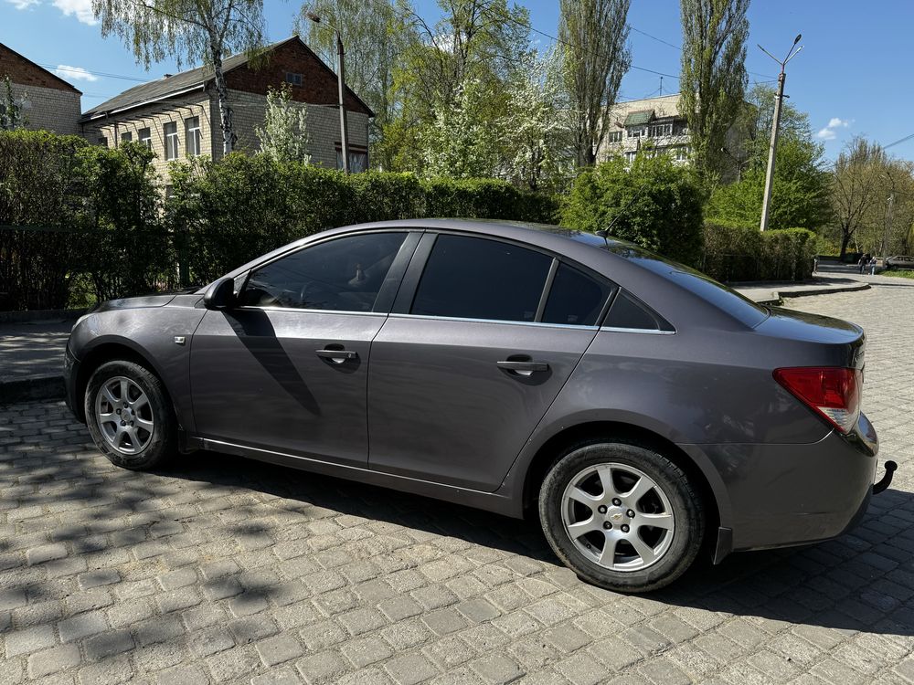 Chevrolet Cruze LS 2011 2.0 дизель