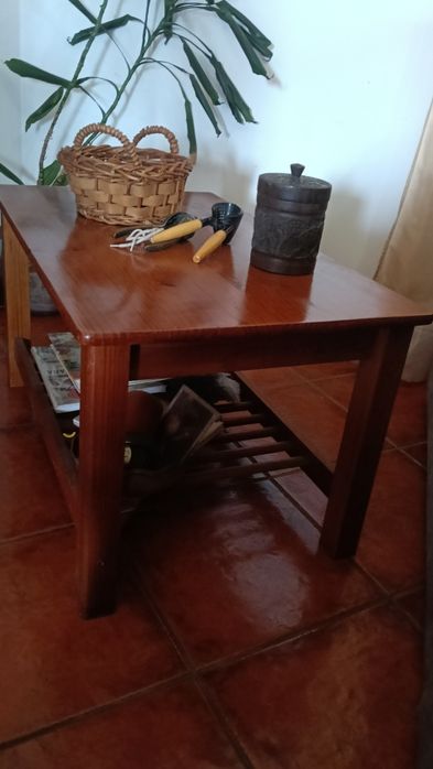 Mesa de centro em madeira