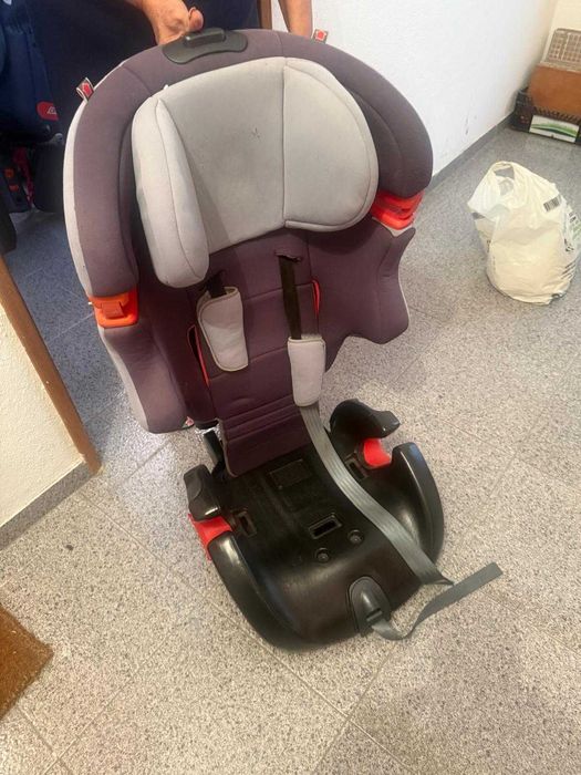 Uma cadeirinha grande para bébé