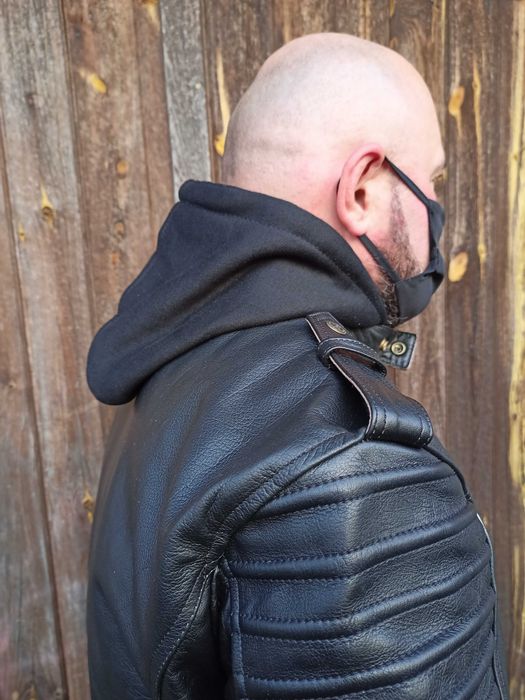 Nowość Kurtka skórzana do chodzenia z kapturem rozmiarówka Ciepła Hit