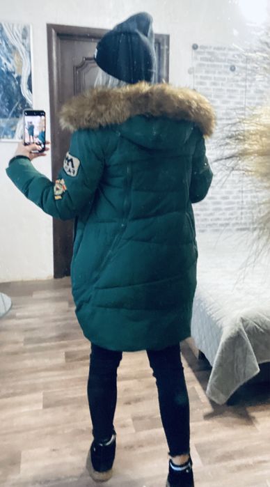 Пуховик  зимовий, теплий.