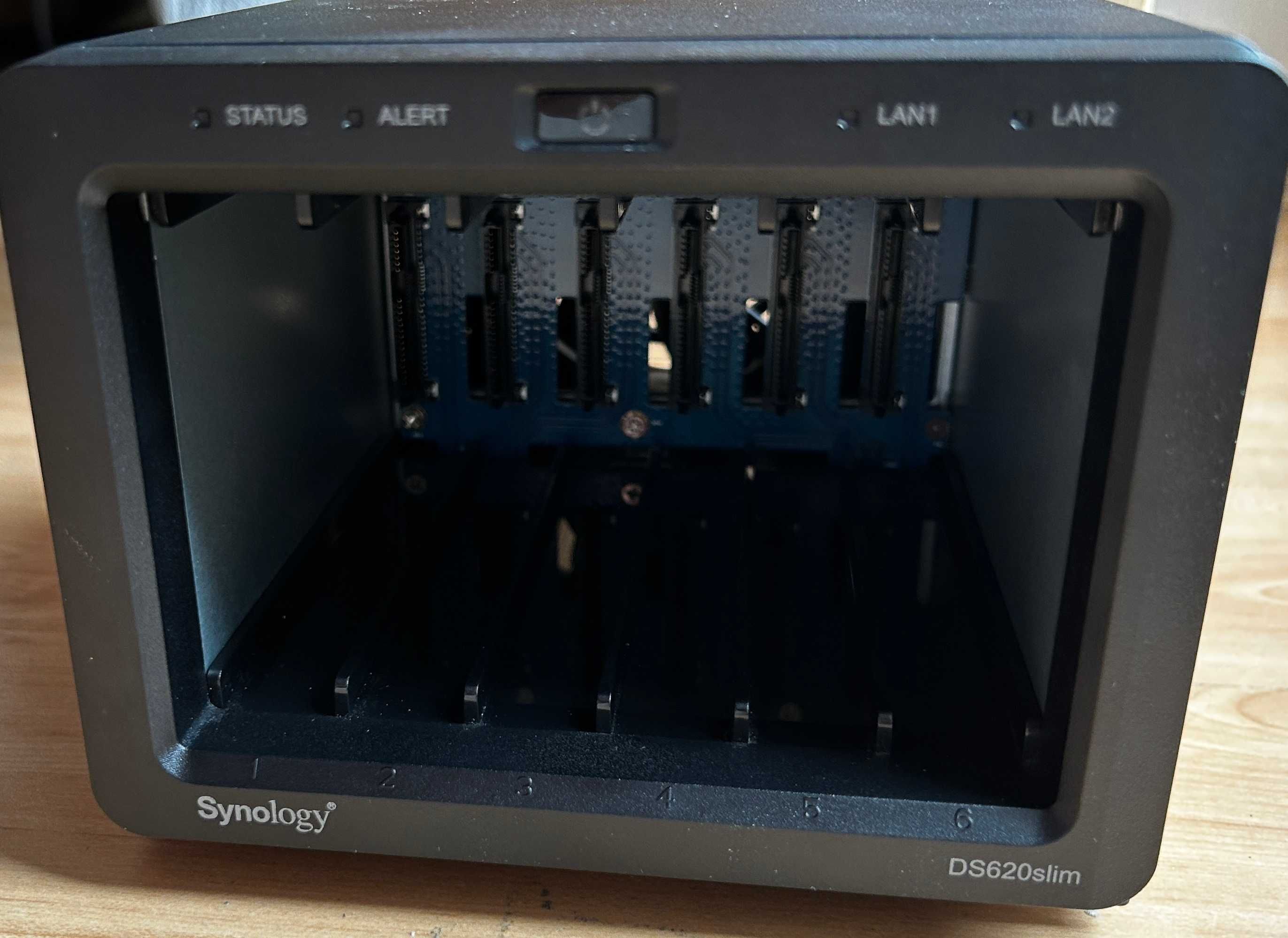 serwer NAS Synology DS620slim (6xHDD, 2x2.5GHz, 16GB, 2xUSB, 2xLAN)