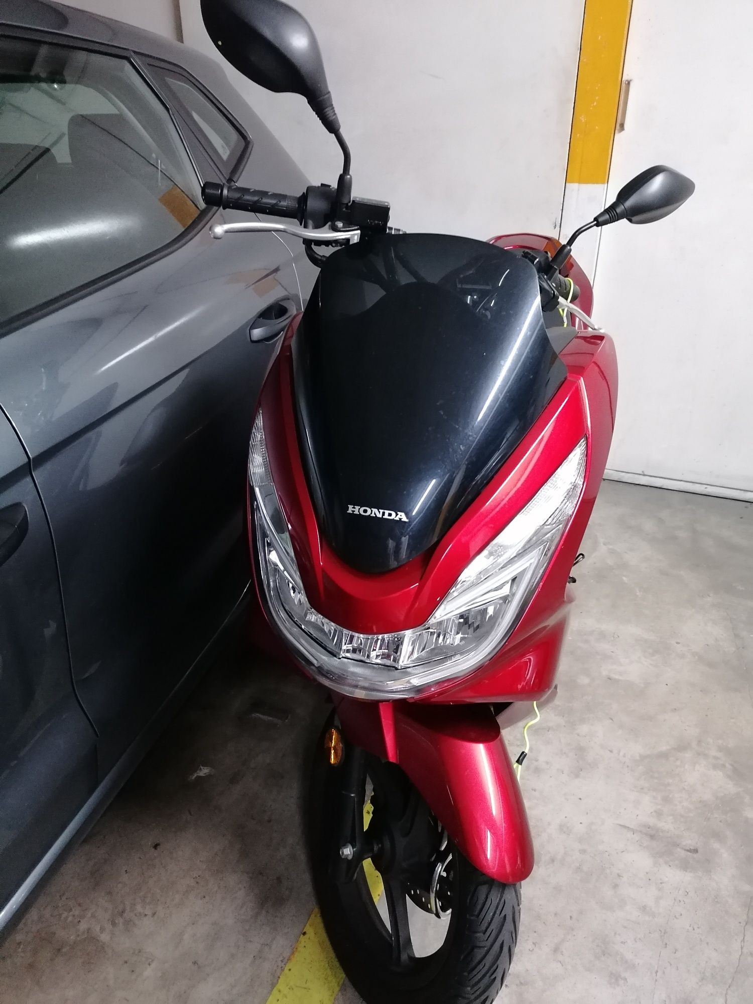 Honda PCX 125 como nova