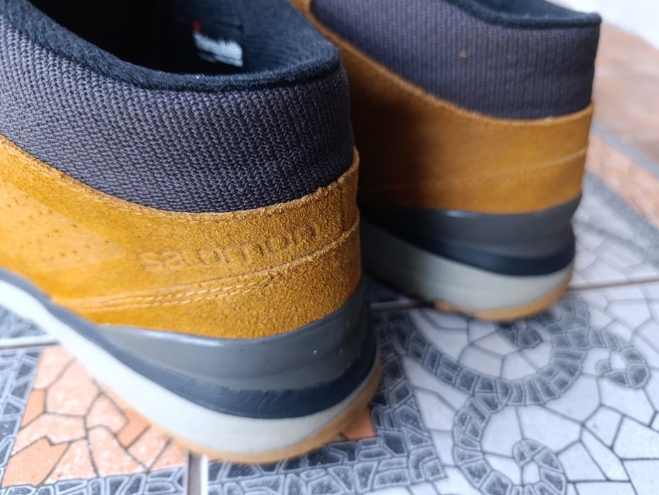 Salomon 42.5р. чоловічі напів черевики.