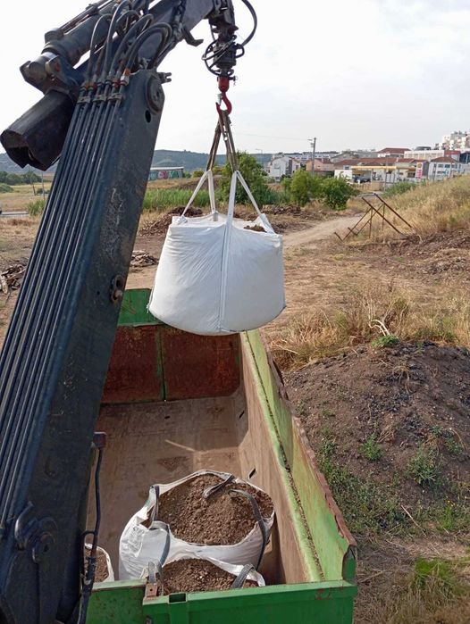 Terra em big bags ou a granel