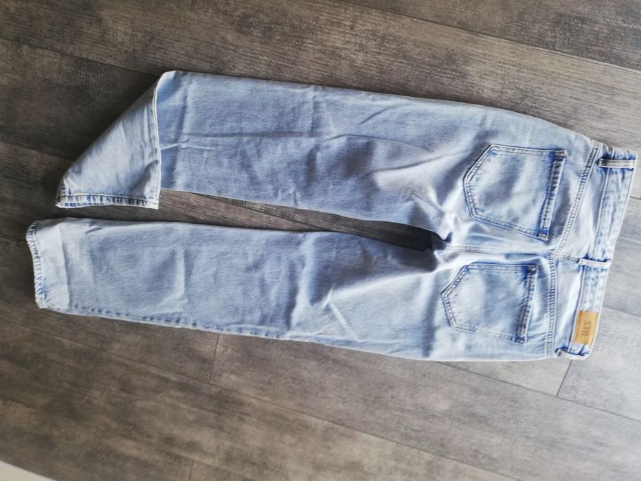 Jeansy Straight Stradivarius S