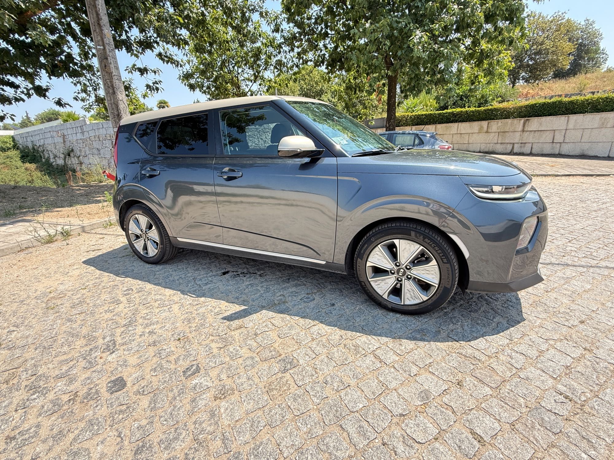 Kia  ESOUL 64kwh