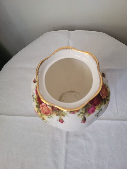 Flakon porcelana Royal Albert róże