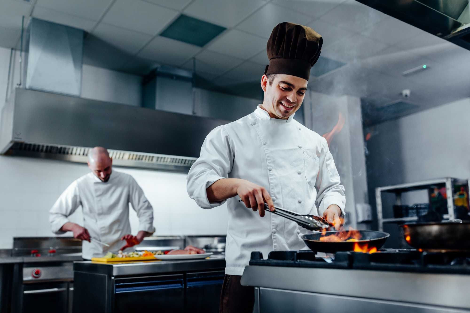 Wyposażenie gastronomiczne meble stół okap zlew dostawa montaż