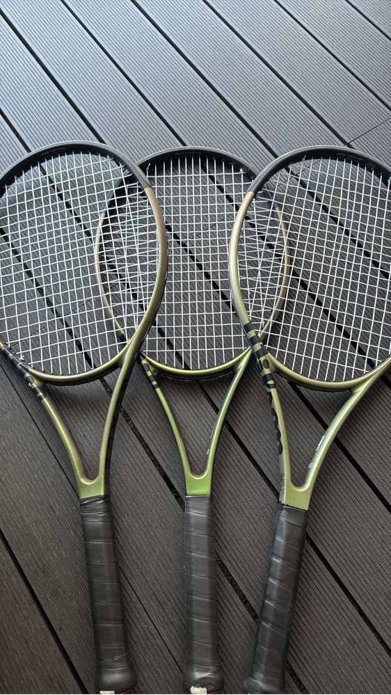 3 raquetes Wilson blade 104 V8