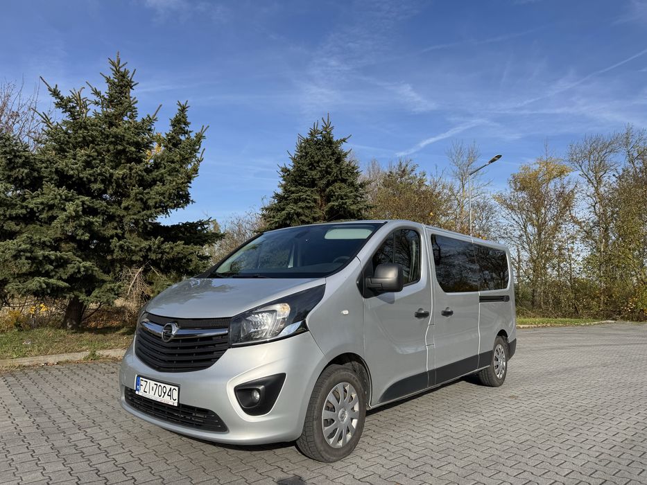 Opel Vivaro Long 1.6 DCI * 9- cio osob * 2 x drzwi przesuwne * Klima *