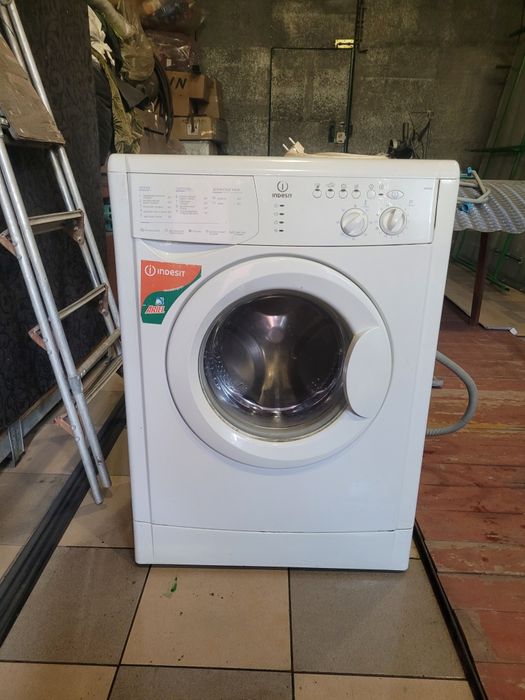Машинка автоматБ/у ,Індезіт wisl82