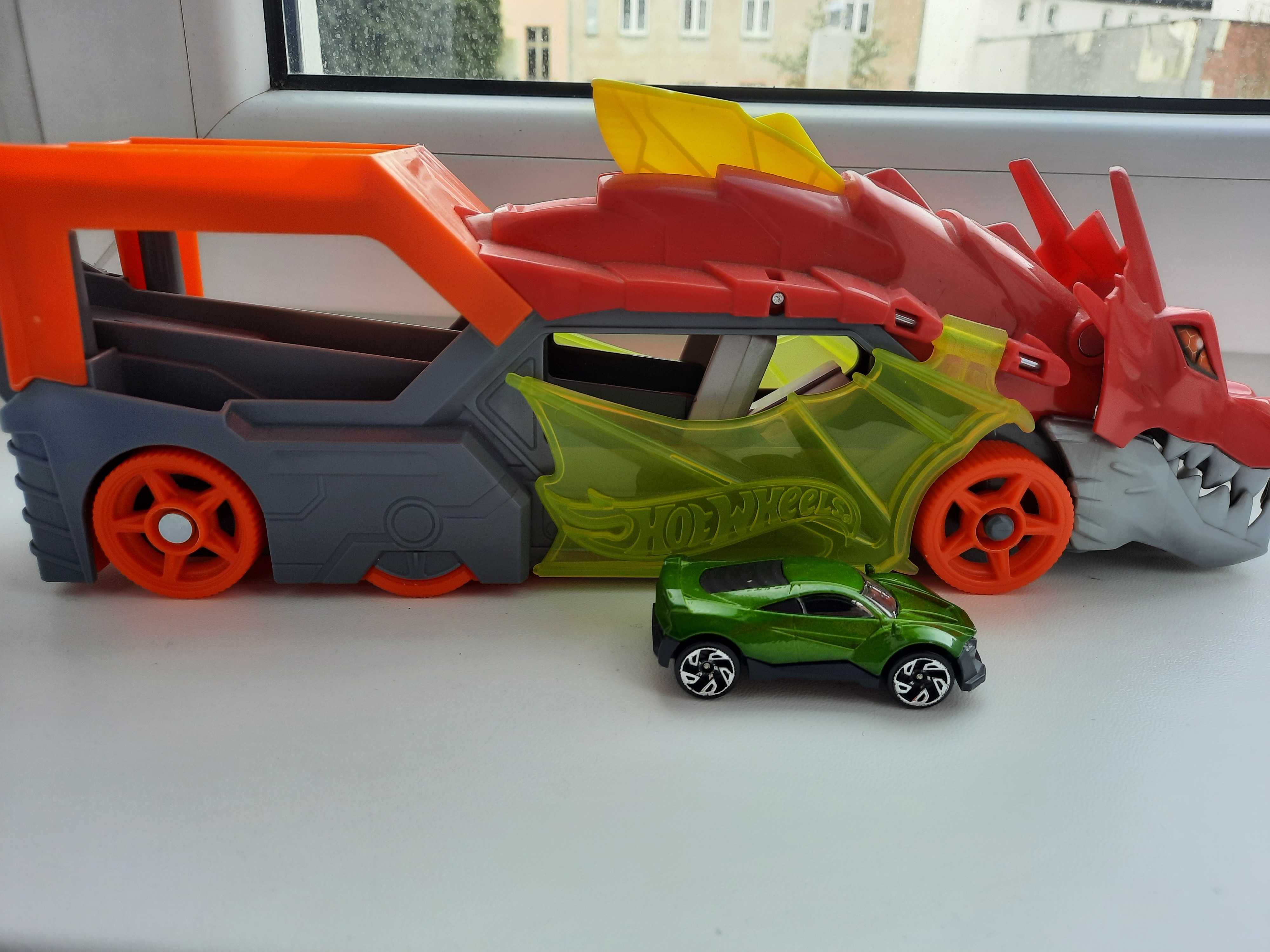 Hot wheels transporter zestaw 2W1 city smok WYRZUTNIA