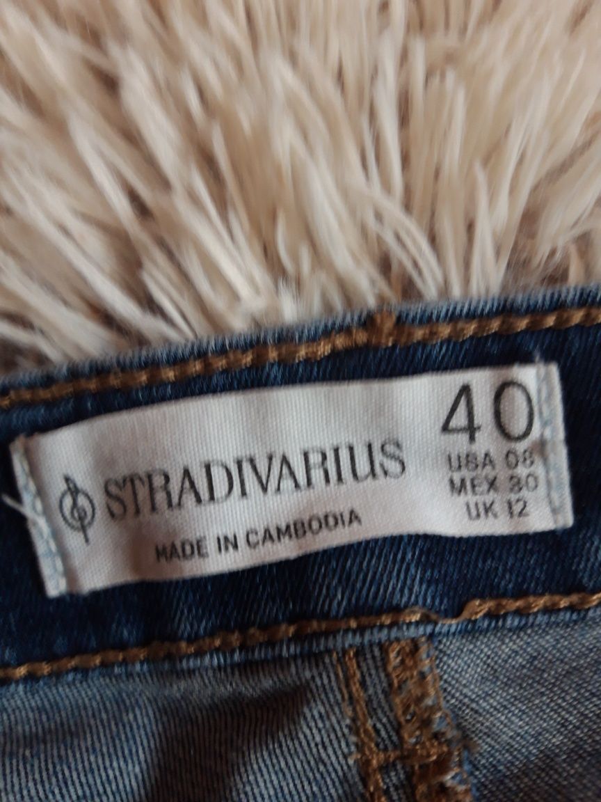 Spodnie damskie firma Stradivarius