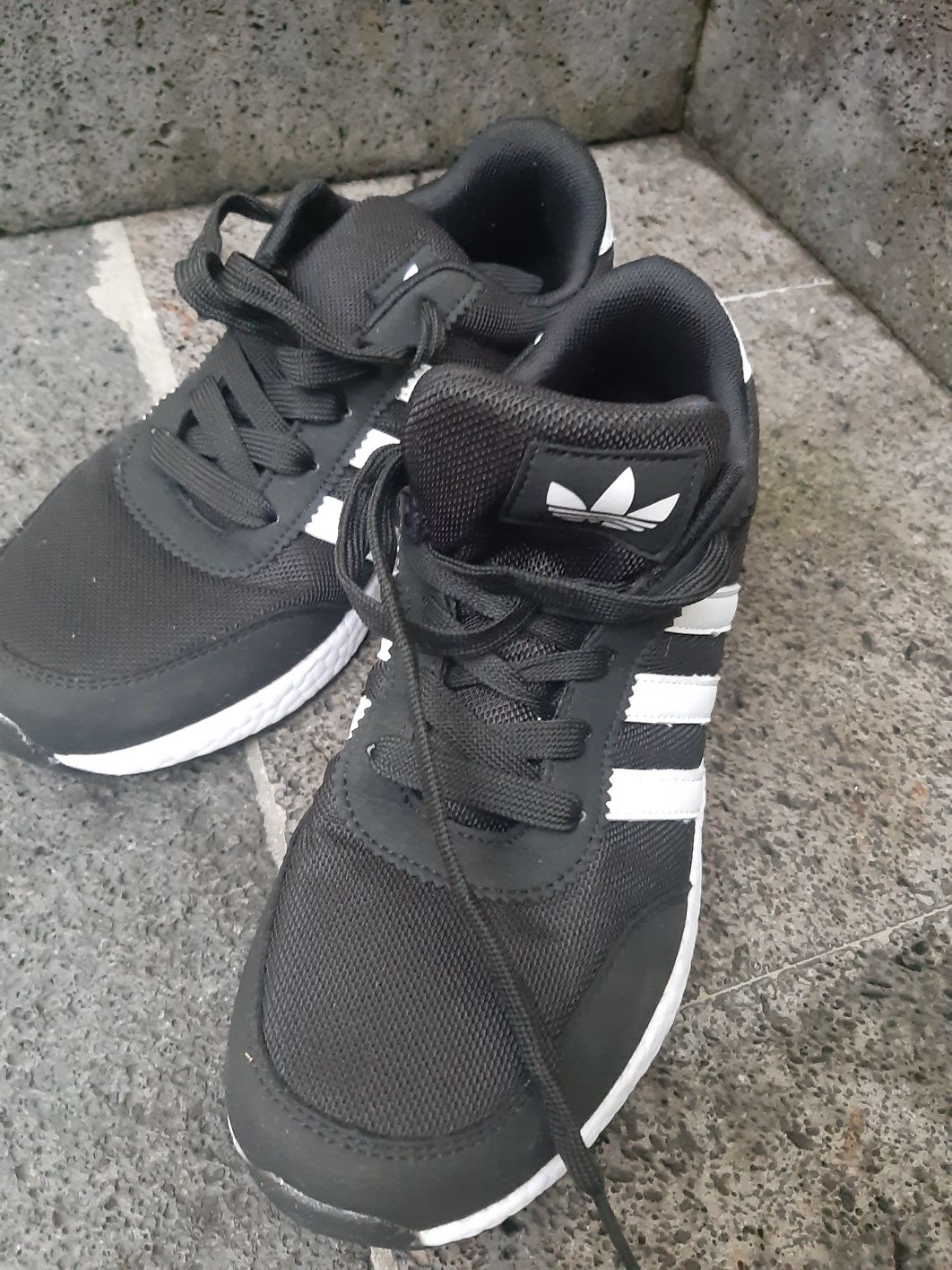 Sapatilhas adidas novas