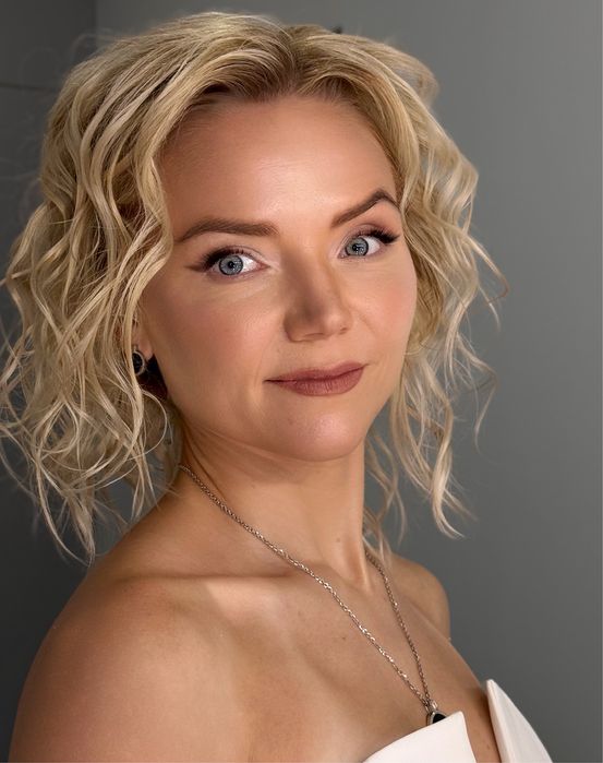 Професійний макіяж і зачіска Сверстюка 6Д