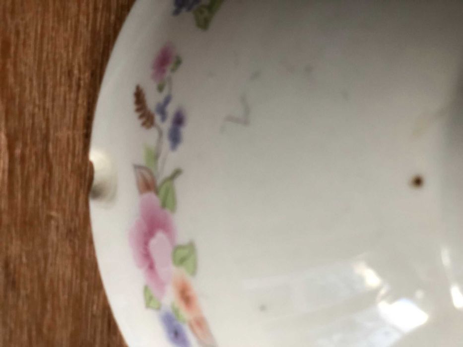 Tigela de Arroz chinesa em cerâmica com motivos florais policromáticos