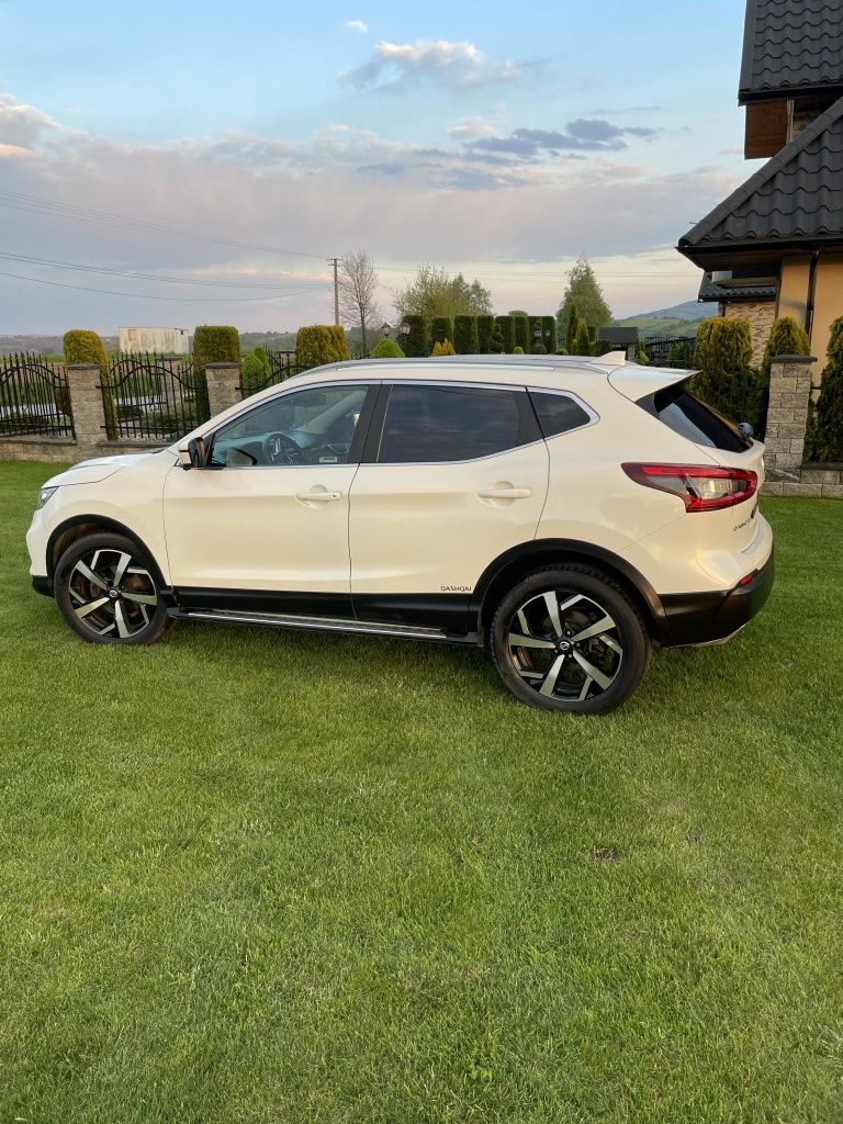 Nissan qashqai j11, rok 2018,n conecta