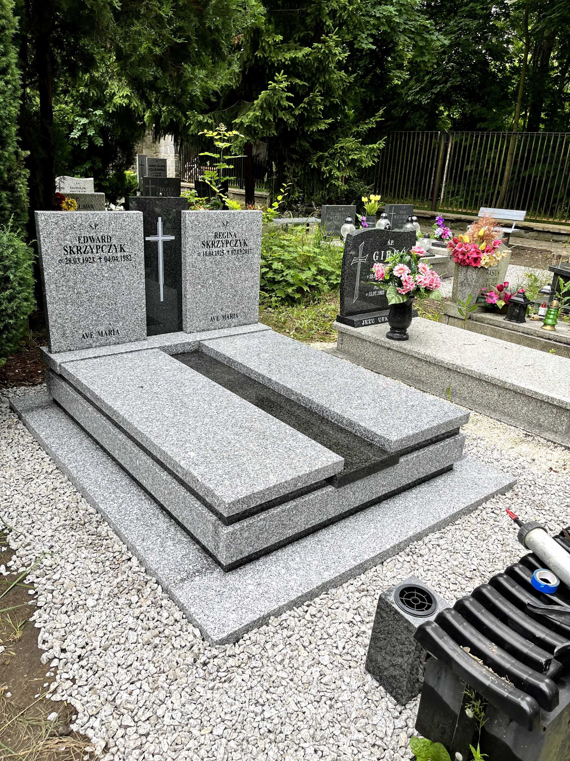 Nagrobek granitowy podwójny BRYŁA
