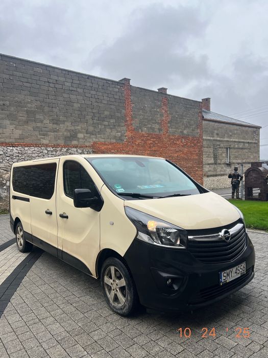 Opel vivaro long 9 osoobowe